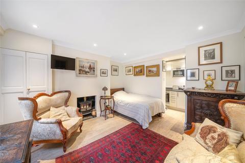 undefined, Sutherland Street, Pimlico, London, SW1V
