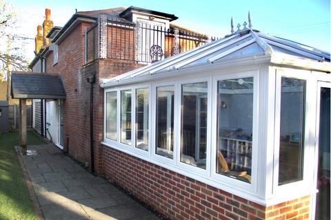 4 bedroom detached house for sale, Bury Farm Cottage, Bury Road, Marchwood, Southampton, SO40