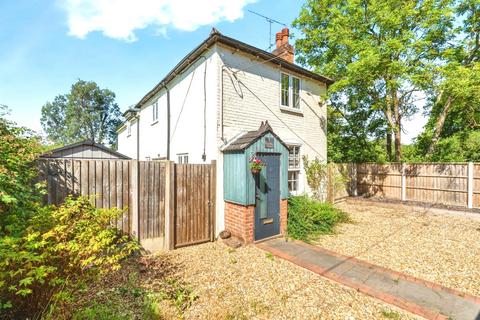 4 bedroom detached house for sale, Bury Farm Cottage, Bury Road, Marchwood, Southampton, SO40