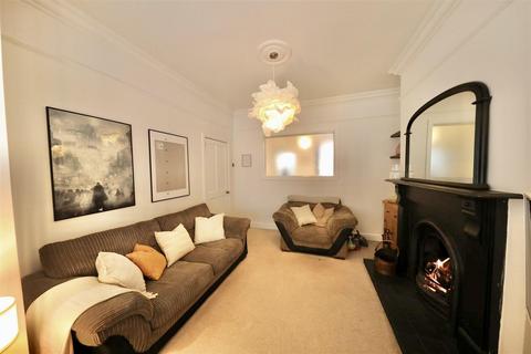 2 bedroom terraced house for sale, Perth Street, Hull