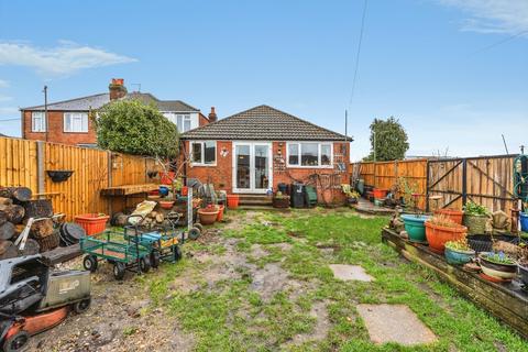 2 bedroom bungalow for sale, Sunset Road, Totton, Southampton, Hampshire, SO40