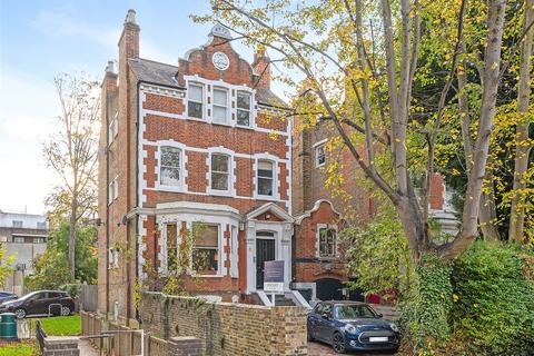 2 bedroom flat for sale, Trouville Road, London, SW4