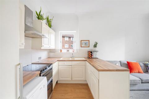 2 bedroom flat for sale, Trouville Road, London, SW4