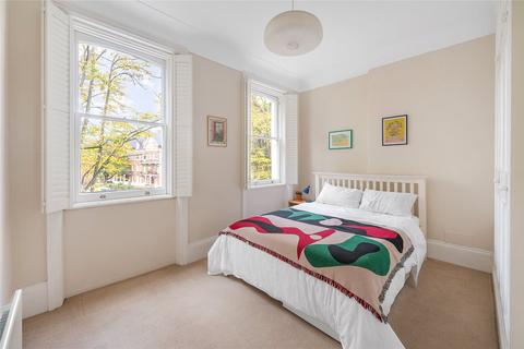 2 bedroom flat for sale, Trouville Road, London, SW4