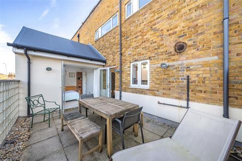 3 bedroom flat for sale, Willow Lodge, 195 Cedars Road, London, SW4