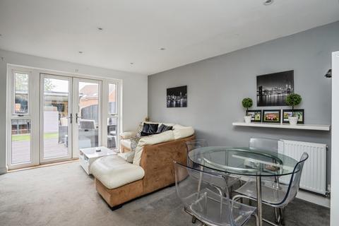 3 bedroom semi-detached house for sale, Bazeley Road, WATERLOOVILLE, Hampshire, PO7