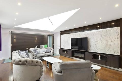 3 bedroom detached house for sale, Elms Road, London, SW4