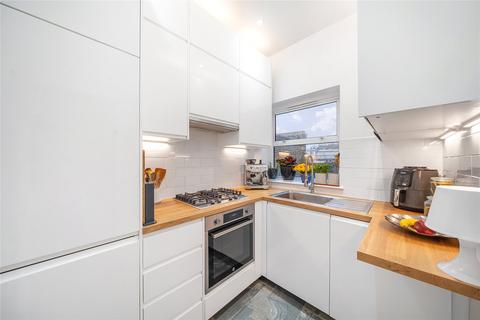 2 bedroom flat for sale, Sternhold Avenue, London, SW2