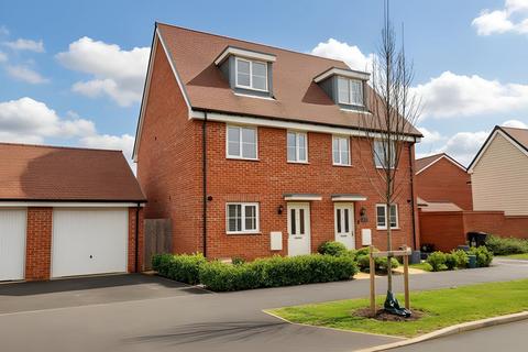 3 bedroom semi-detached house for sale, Lincoln Way, Maldon, CM9