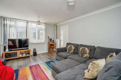 3 bedroom end of terrace house for sale, Chaucer Close, Waterlooville, Hampshire, PO7