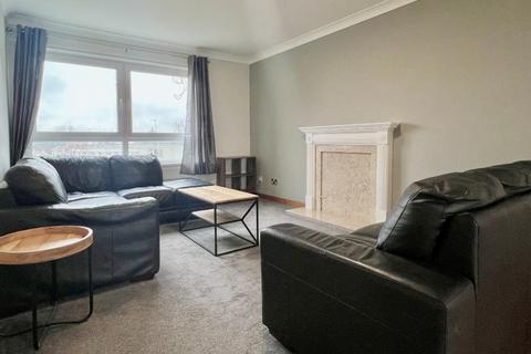 3 bedroom flat to rent, East Court, Ravelston House Park, Ravelston, Edinburgh, EH4