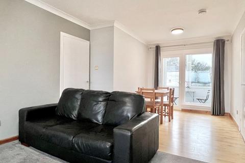 3 bedroom flat to rent, East Court, Ravelston House Park, Ravelston, Edinburgh, EH4