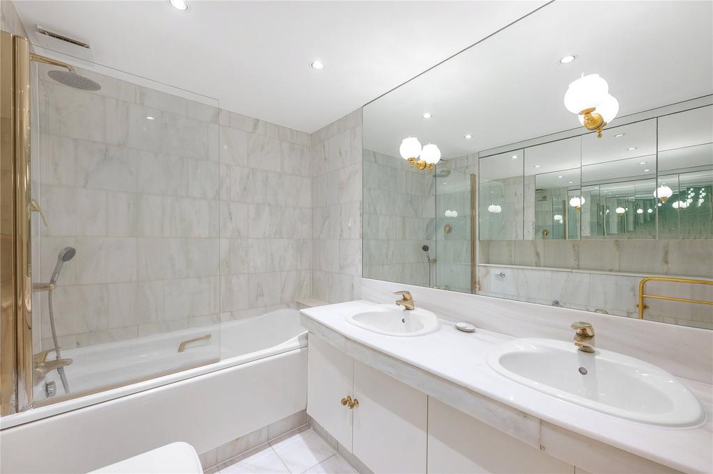 Principal Bathroom