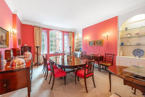 4 bedroom flat for sale, Sloane Court West, London, SW3