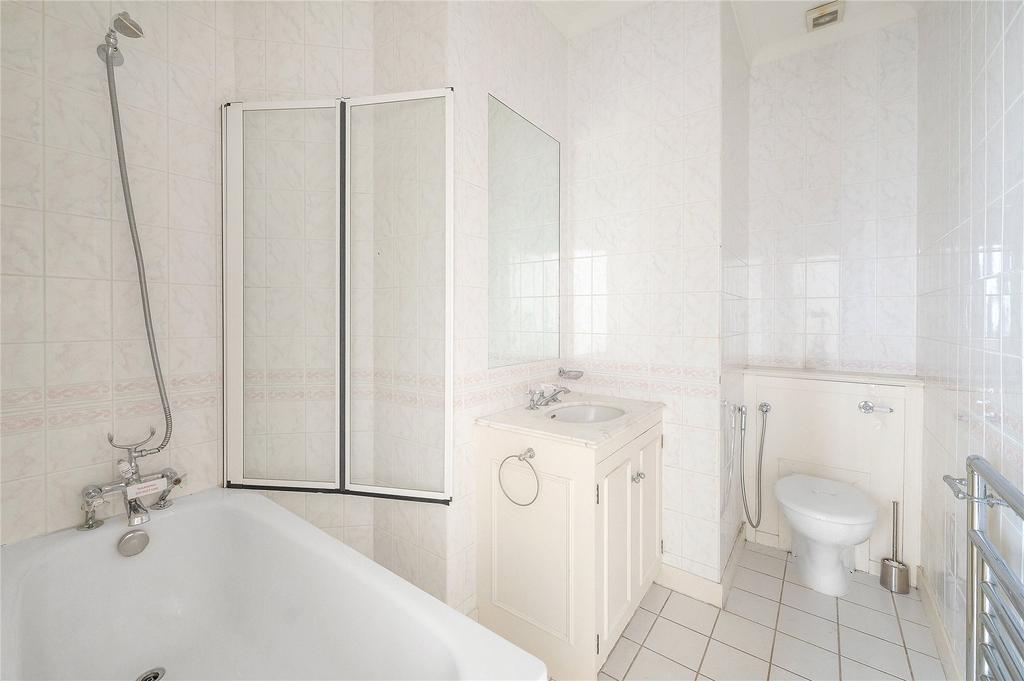 En Suite Bathroom