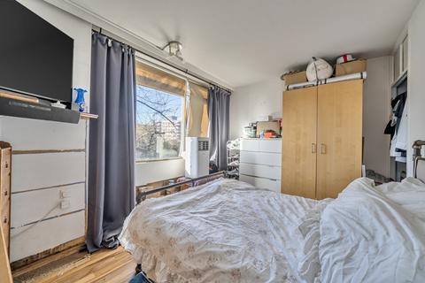 1 bedroom flat for sale, Upper Richmond Road, London, SW15