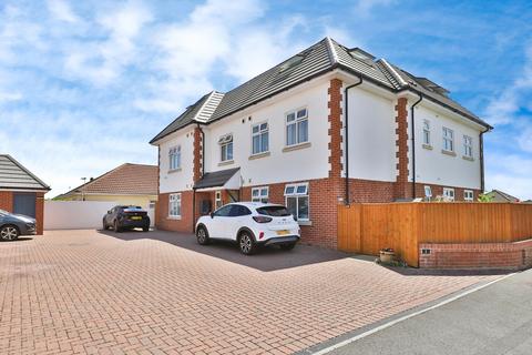 1 bedroom flat for sale, Good Road, Poole, Dorset, BH12