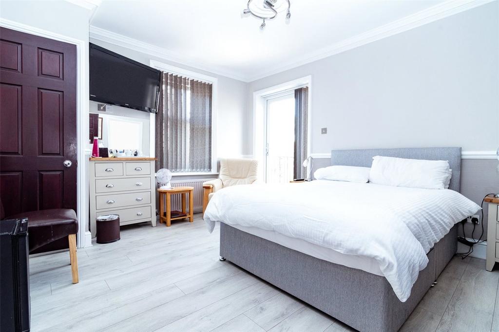 11 - Bedroom