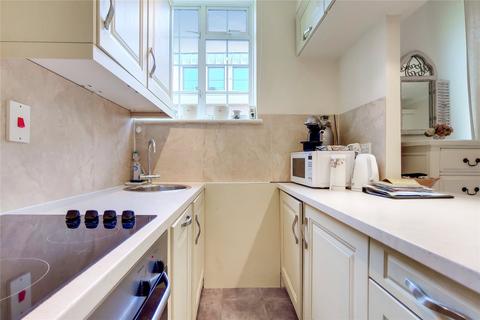 Studio for sale, Daver Court, Chelsea Manor Street, Chelsea, London, SW3
