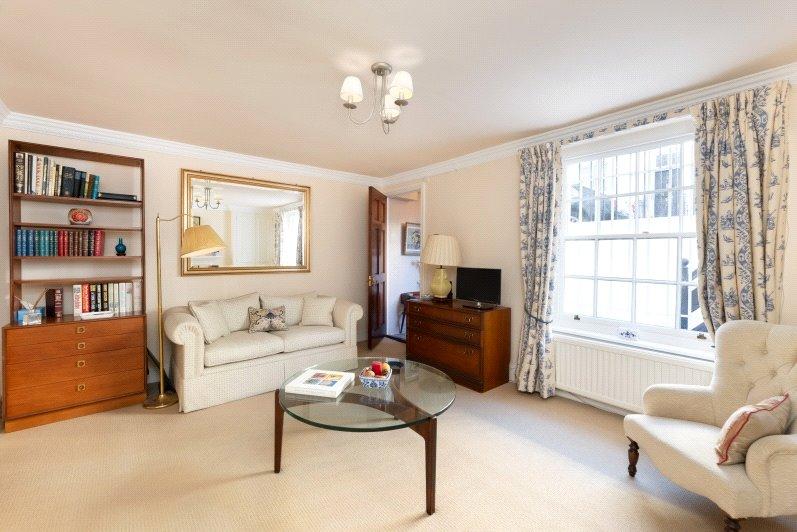 Sitting Room/Bedroom