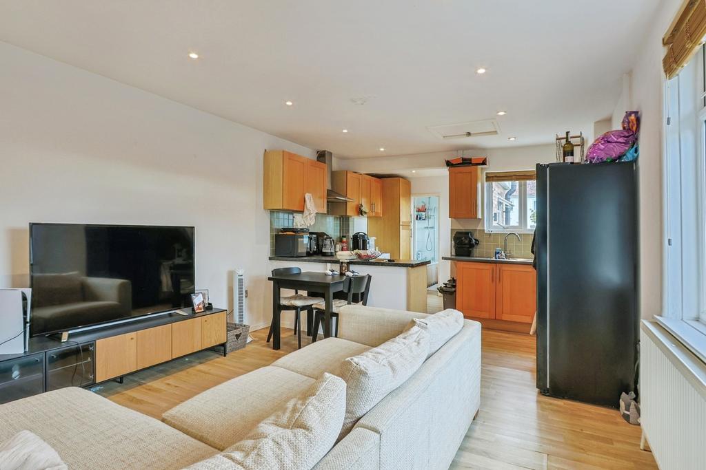 Lounge/Kitchen