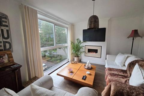 2 bedroom flat for sale, Christchurch Road, Bournemouth, Dorset, BH1