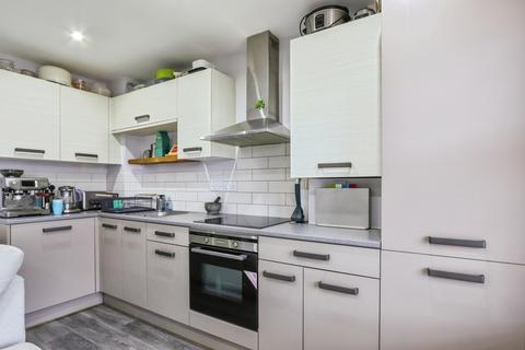 2 bedroom flat for sale, Bournemouth Road, Poole, Dorset, BH14