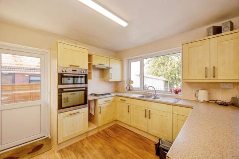 3 bedroom bungalow for sale, St. Vincent Crescent, Waterlooville, Hampshire, PO8