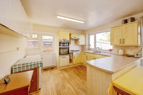 3 bedroom bungalow for sale, St. Vincent Crescent, Waterlooville, Hampshire, PO8
