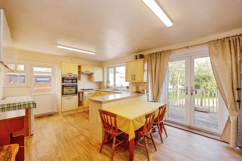 3 bedroom bungalow for sale, St. Vincent Crescent, Waterlooville, Hampshire, PO8