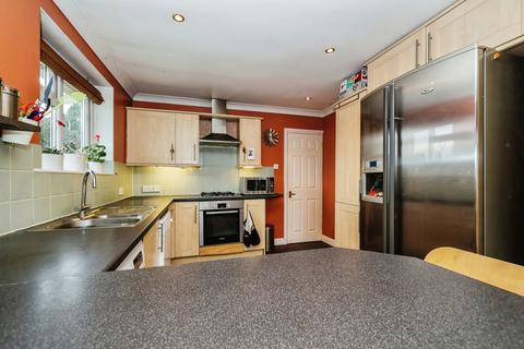 4 bedroom bungalow for sale, Barton Cross, WATERLOOVILLE, Hampshire, PO8