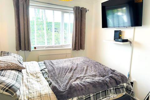 2 bedroom bungalow for sale, Cotwell Avenue, Waterlooville, Hampshire, PO8
