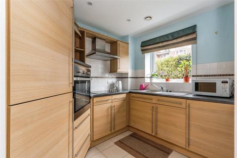 1 bedroom flat for sale, Beaconsfield Road, Waterlooville, Hampshire, PO7