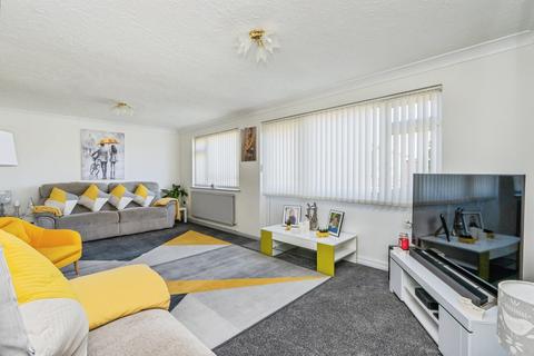 4 bedroom end of terrace house for sale, First Avenue, Waterlooville, Hampshire, PO8