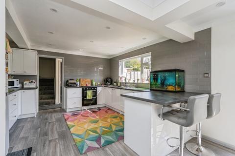 4 bedroom end of terrace house for sale, First Avenue, Waterlooville, Hampshire, PO8