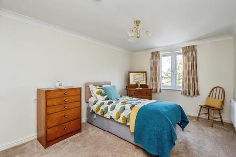 1 bedroom flat for sale, London Road, Cowplain, Waterlooville, Hampshire, PO8
