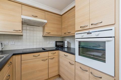 1 bedroom flat for sale, London Road, Cowplain, Waterlooville, Hampshire, PO8
