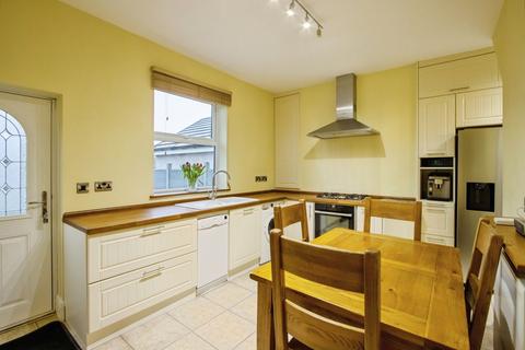 3 bedroom semi-detached house for sale, Back Green, Morley LS27