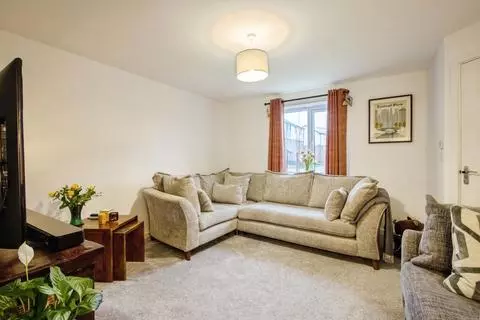 3 bedroom semi-detached house for sale - Photo 10