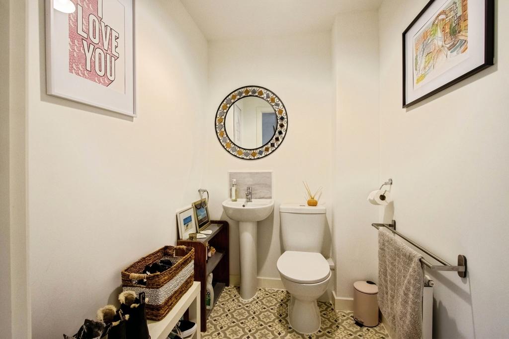Cloakroom/Wc