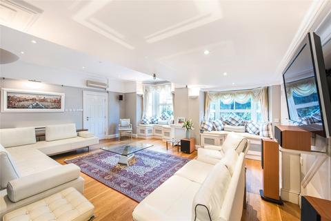 undefined, Surrey Crescent, Chiswick, London, W4