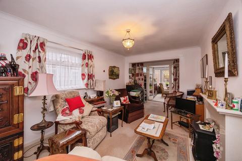 2 bedroom bungalow for sale, Princes Drive, Waterlooville, Hampshire, PO7