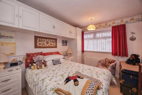 2 bedroom bungalow for sale, Princes Drive, Waterlooville, Hampshire, PO7