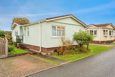 2 bedroom detached house for sale, Broadway Park, The Causeway, Petersfield, Hampshire, GU31