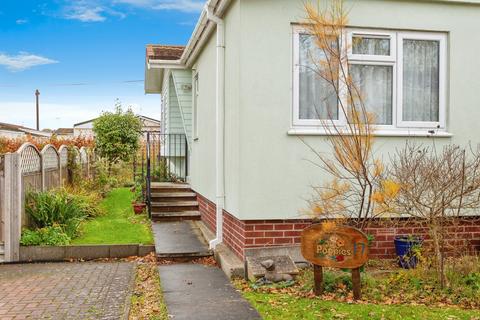 2 bedroom detached house for sale, Broadway Park, The Causeway, Petersfield, Hampshire, GU31