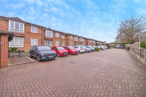 1 bedroom flat for sale, Holman Close, Waterlooville, Hampshire, PO8