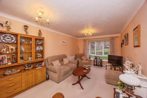 1 bedroom flat for sale, Holman Close, Waterlooville, Hampshire, PO8
