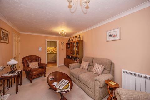 1 bedroom flat for sale, Holman Close, Waterlooville, Hampshire, PO8