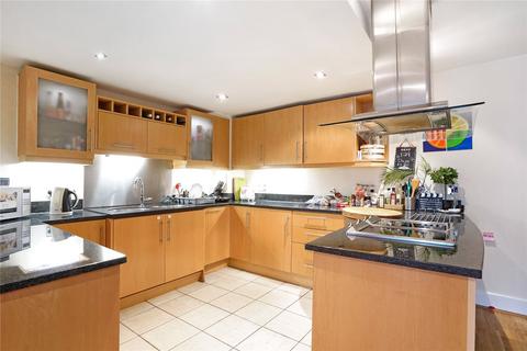 2 bedroom flat for sale, Millharbour, London, E14