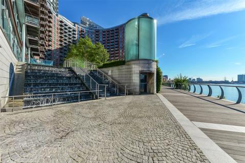 undefined, Fairmont Avenue, London, E14